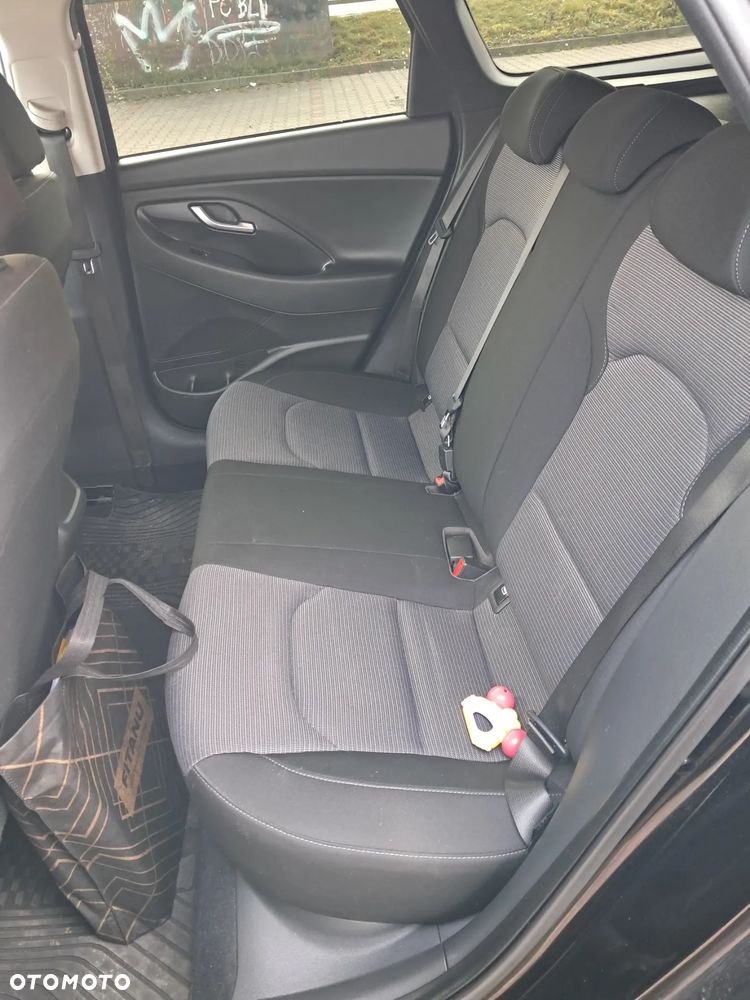 Hyundai i30 1.5 DPI Classic + - 7