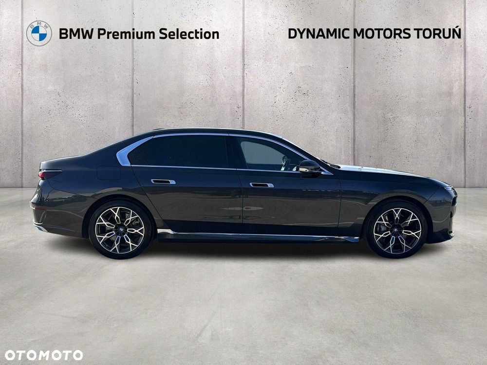 BMW i7 - 10