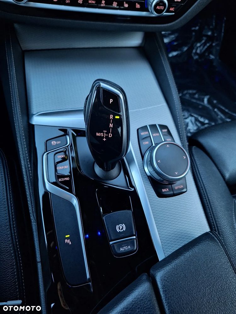 BMW Seria 5 520d M Sport Edition - 13