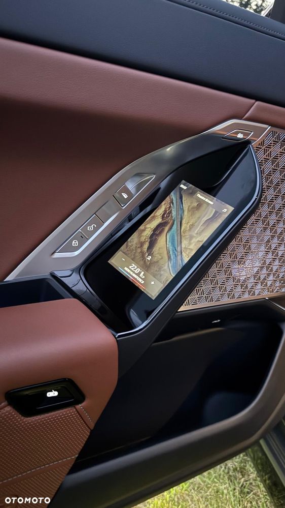 BMW Seria 7 750e PHEV xDrive Individual Edition sport - 11