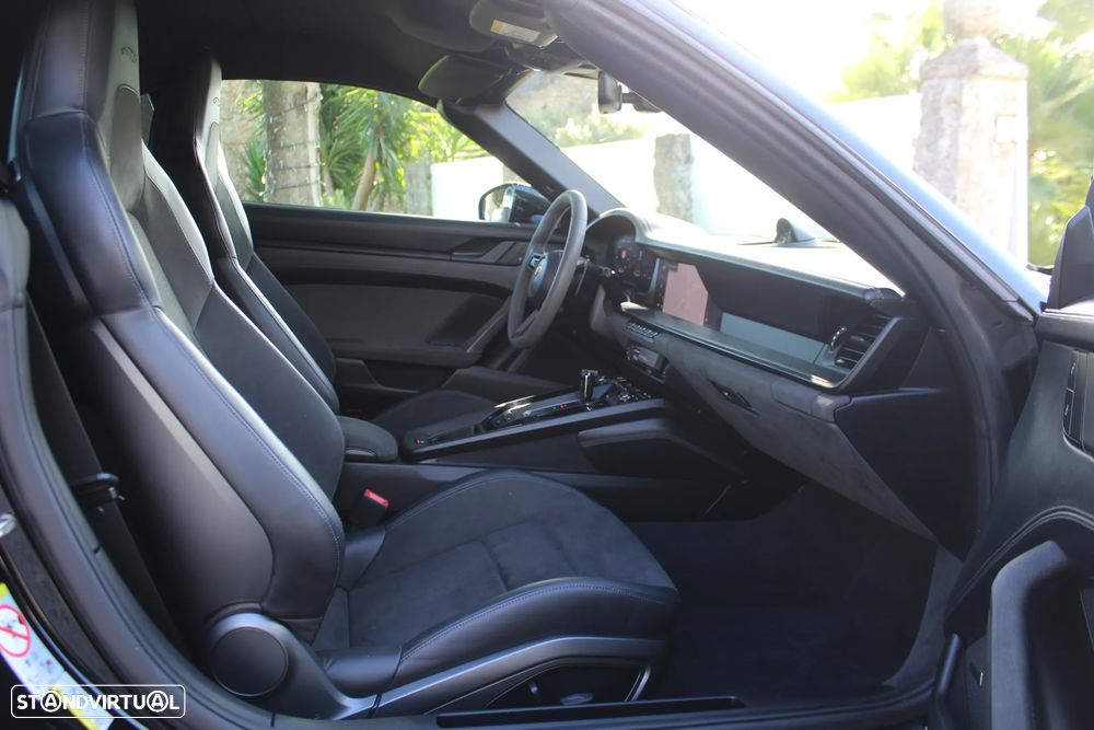 Porsche 911 (992) Carrera GTS - 30