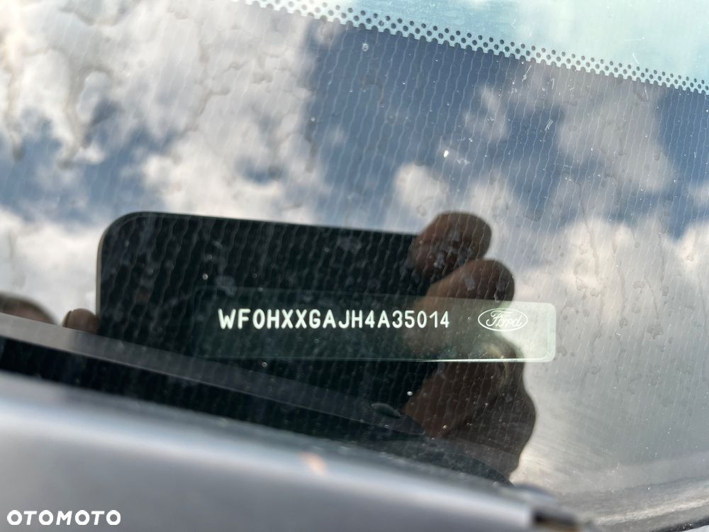 Ford Fiesta 1.4 Ghia - 31