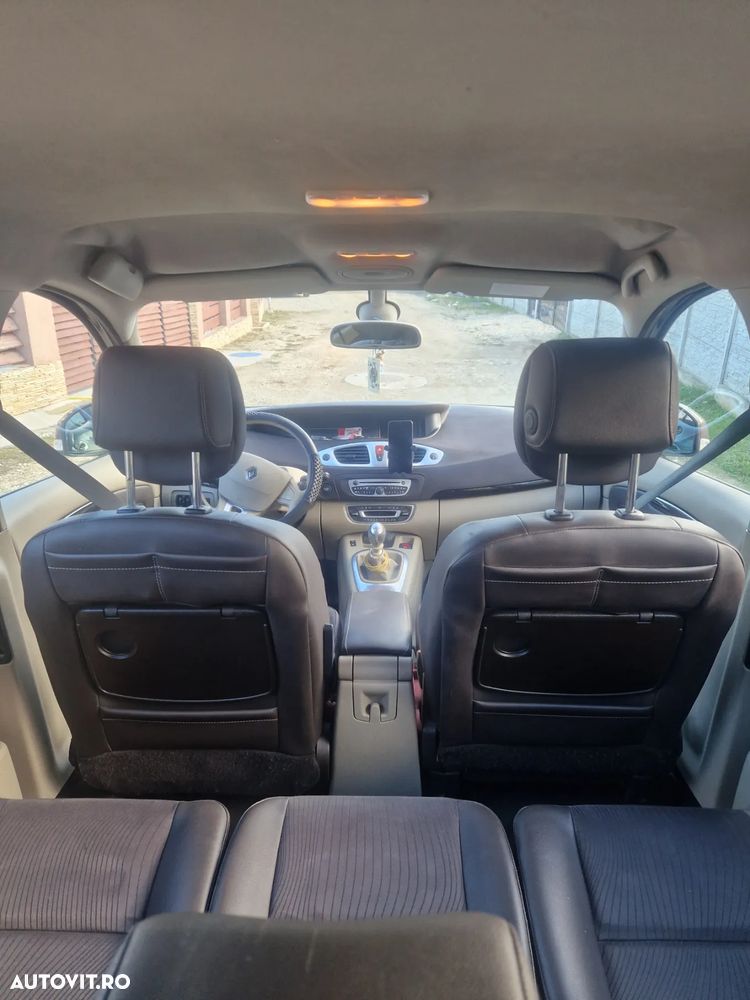 Renault Scenic 1.9 dCi FAP Avantage - 8