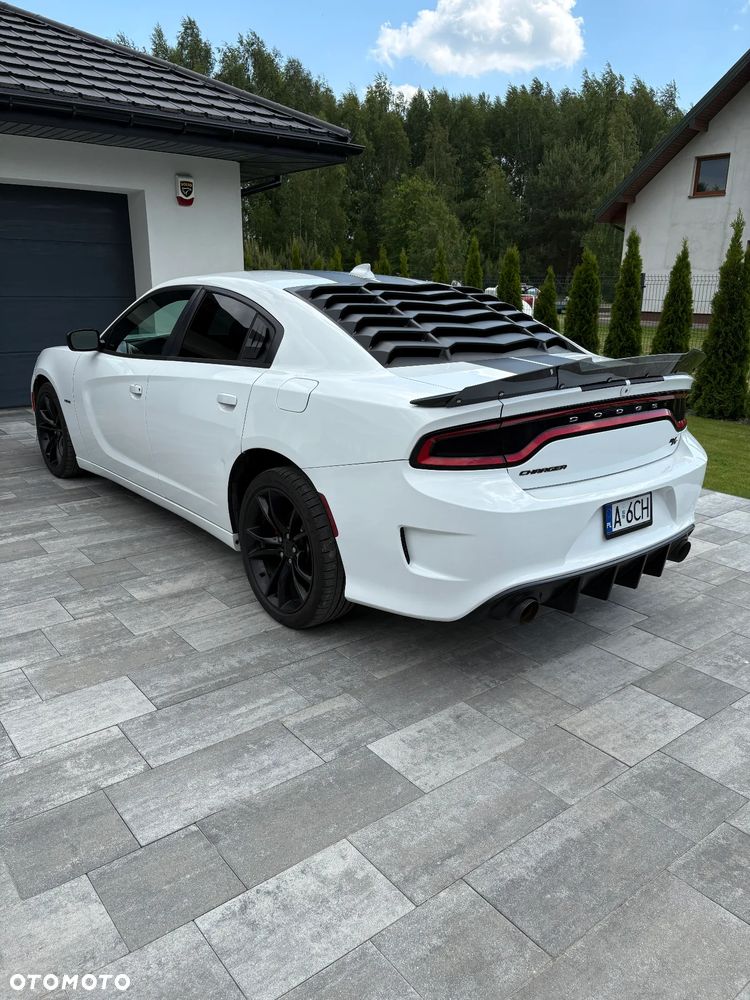 Dodge Charger 5.7 R/T - 8