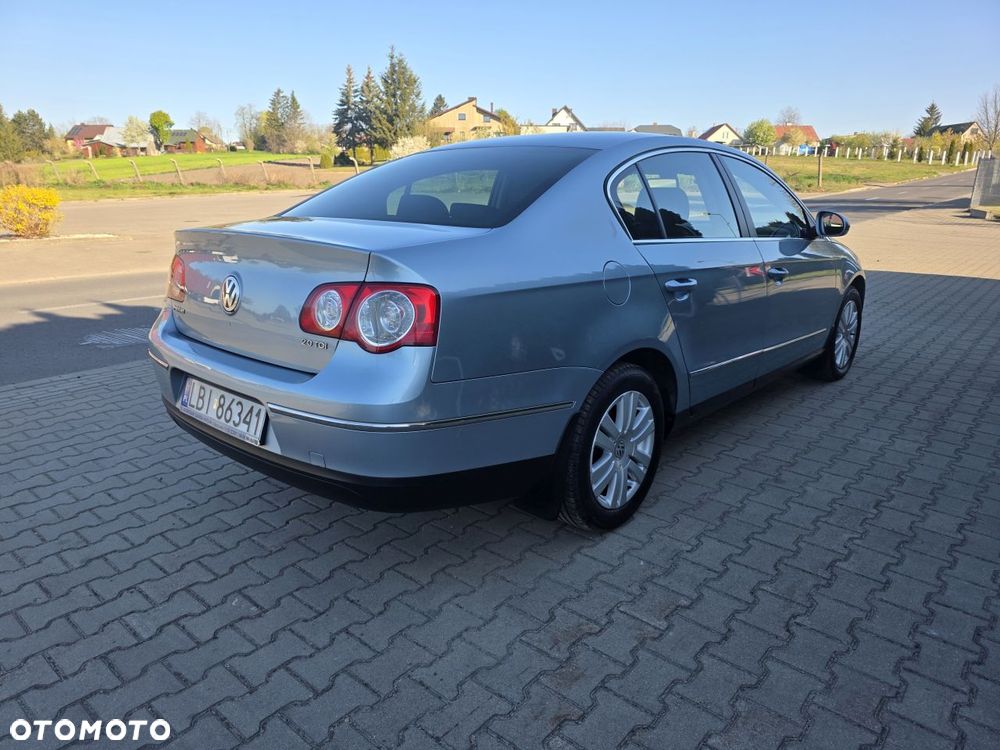 Volkswagen Passat 2.0 TDI DPF Highline - 6
