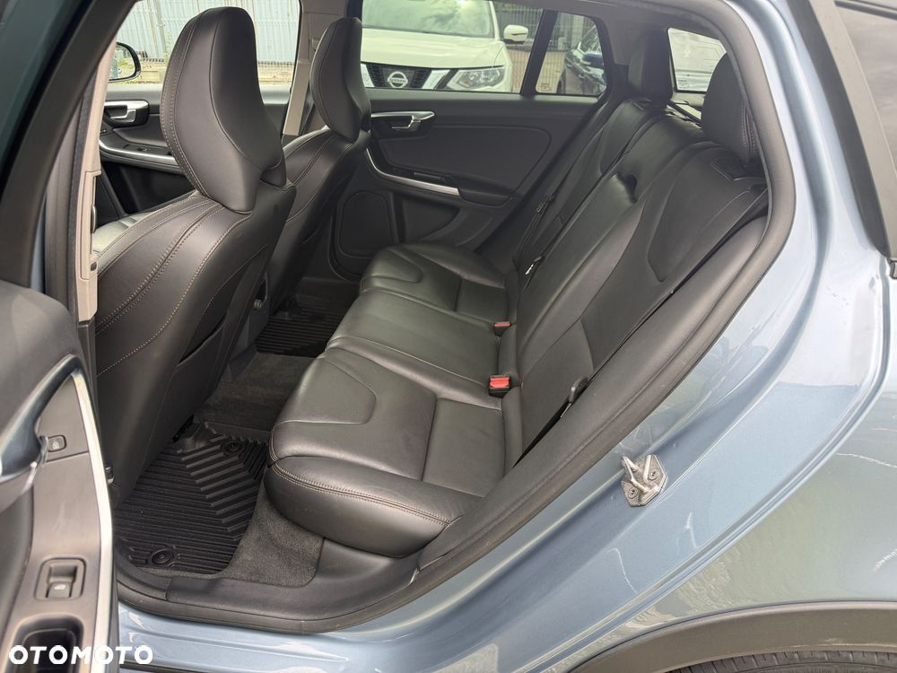 Volvo V60 Cross Country - 21