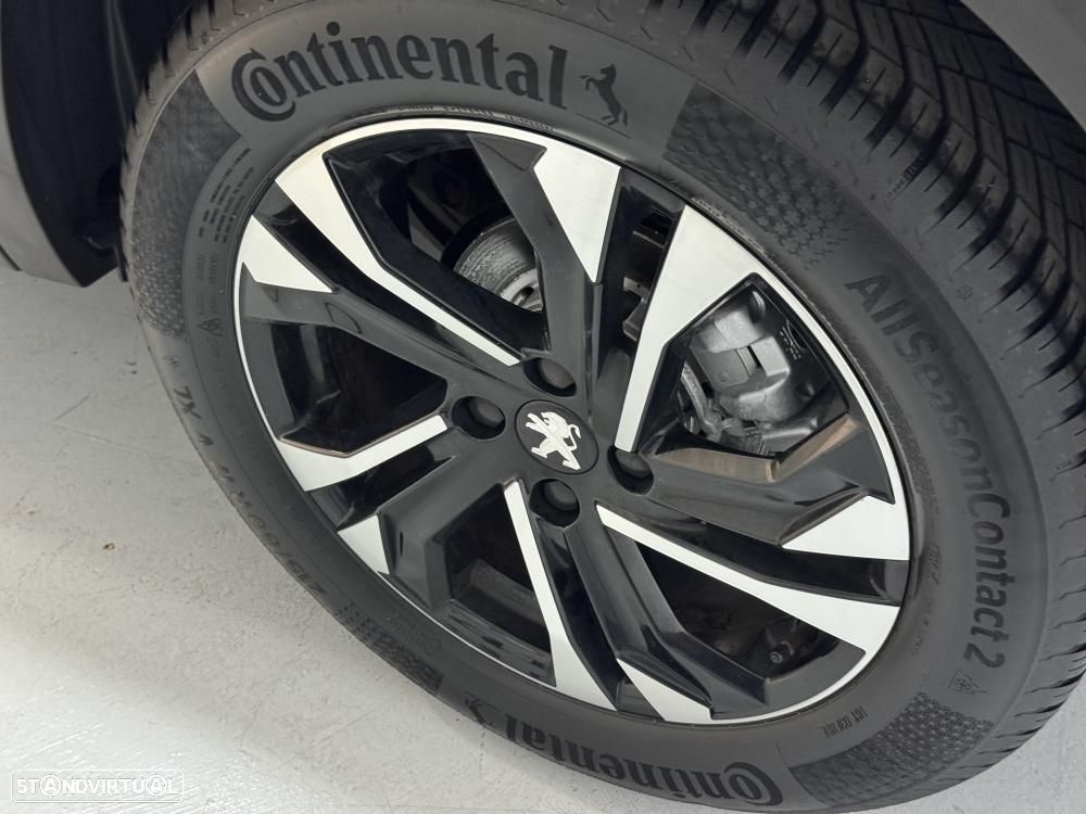 Peugeot 2008 PureTech 130 EAT8 Allure - 24