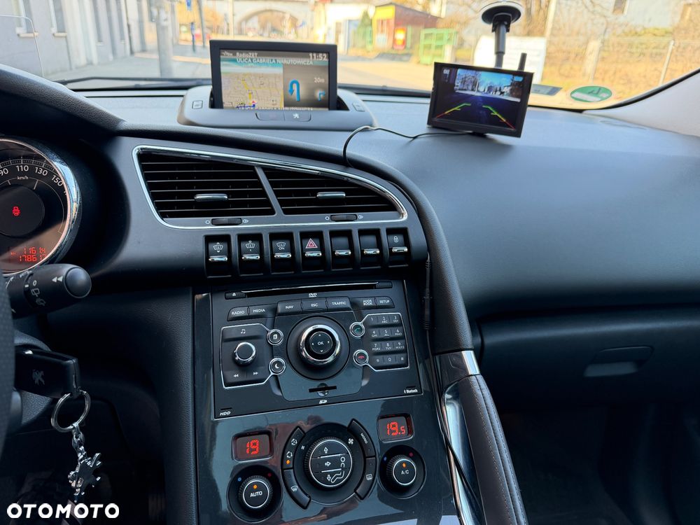 Peugeot 3008 Hybrid4 - 25