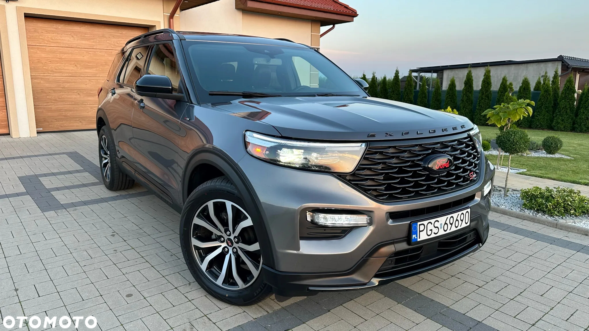 Ford Explorer - 22