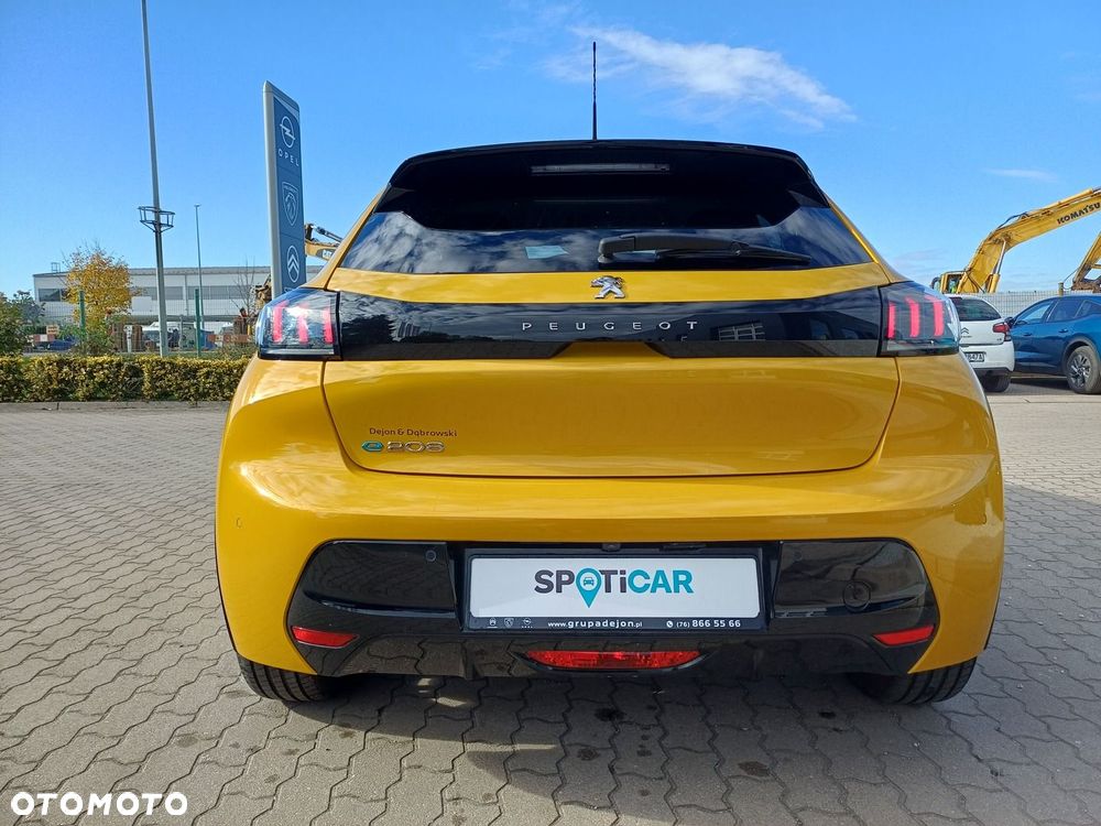 Peugeot 208 - 5