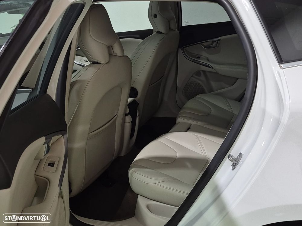 Volvo V40 1.6 D2 Momentum Eco - 20