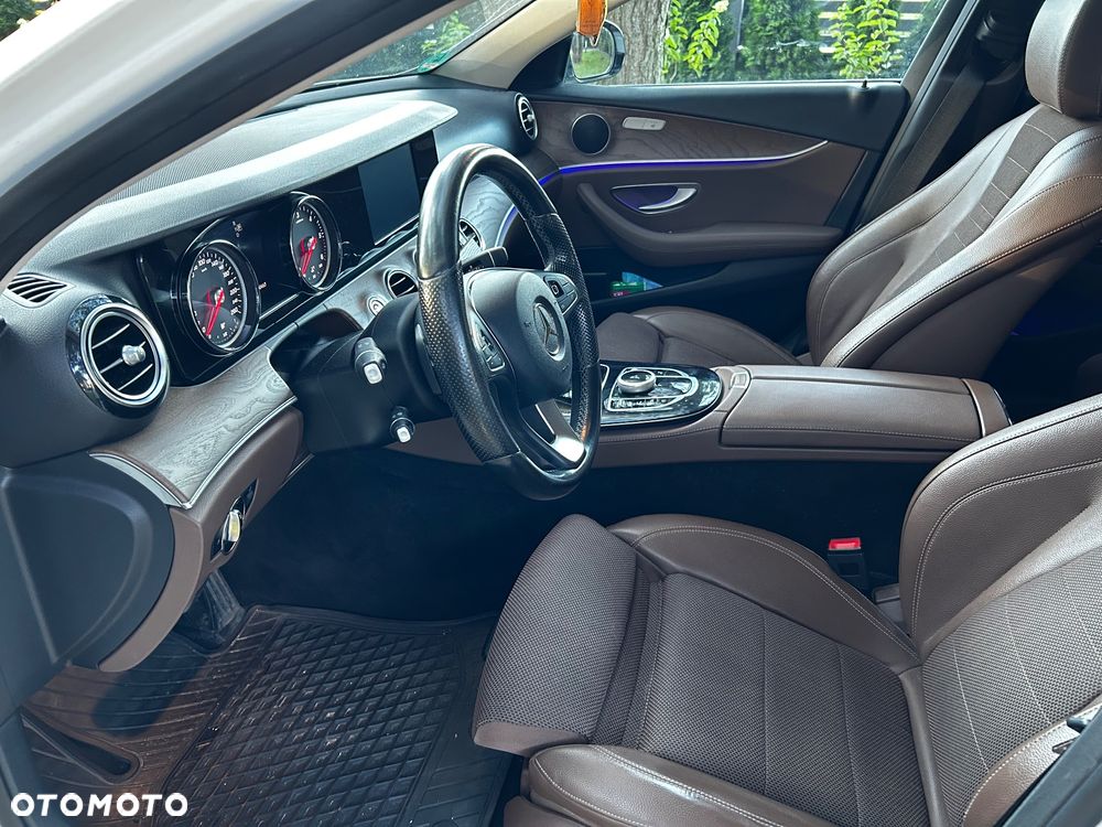 Mercedes-Benz Klasa E 220 d T 9G-TRONIC Exclusive - 6