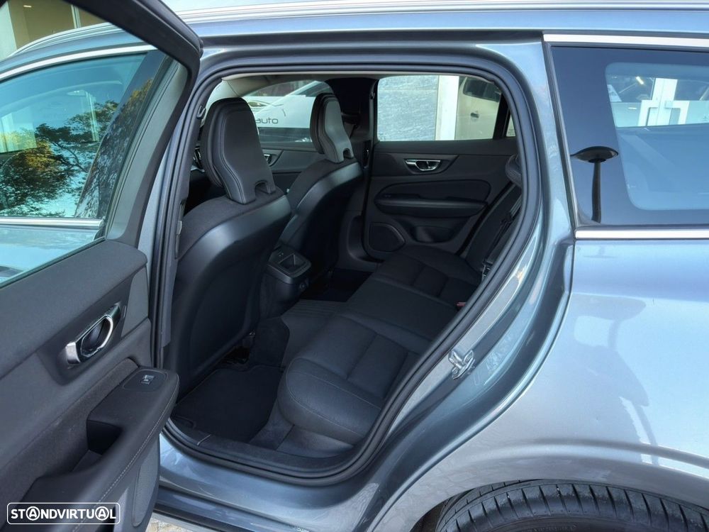 Volvo V60 2.0 D3 Momentum - 8