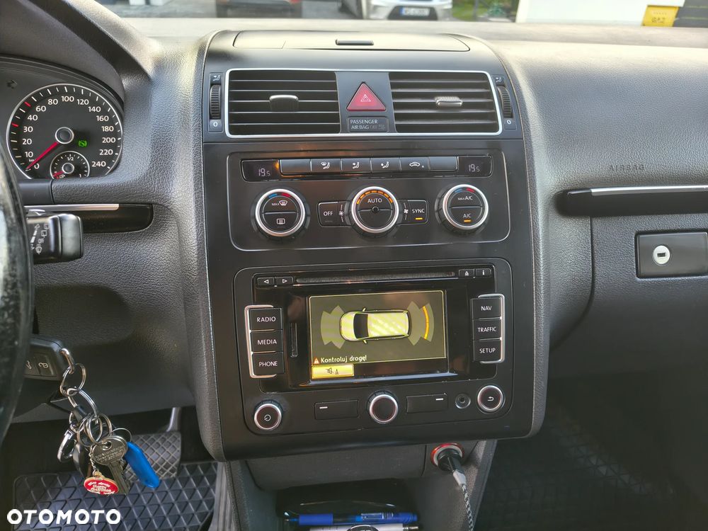 Volkswagen Touran 2.0 TDI DPF Cross DSG - 22