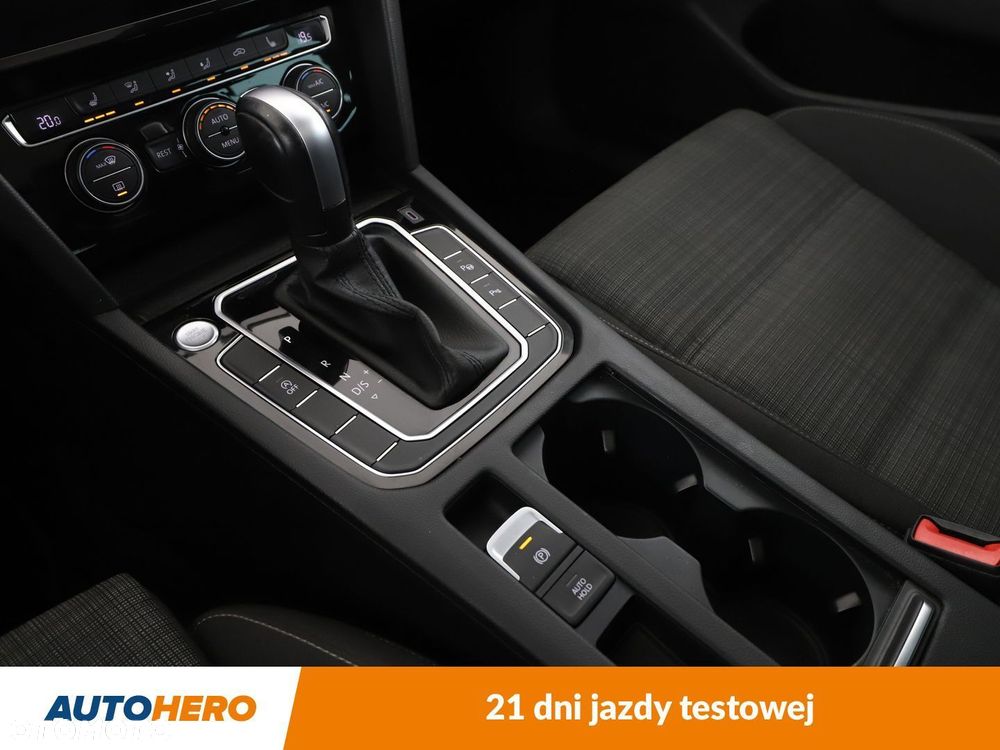 Volkswagen Passat - 26