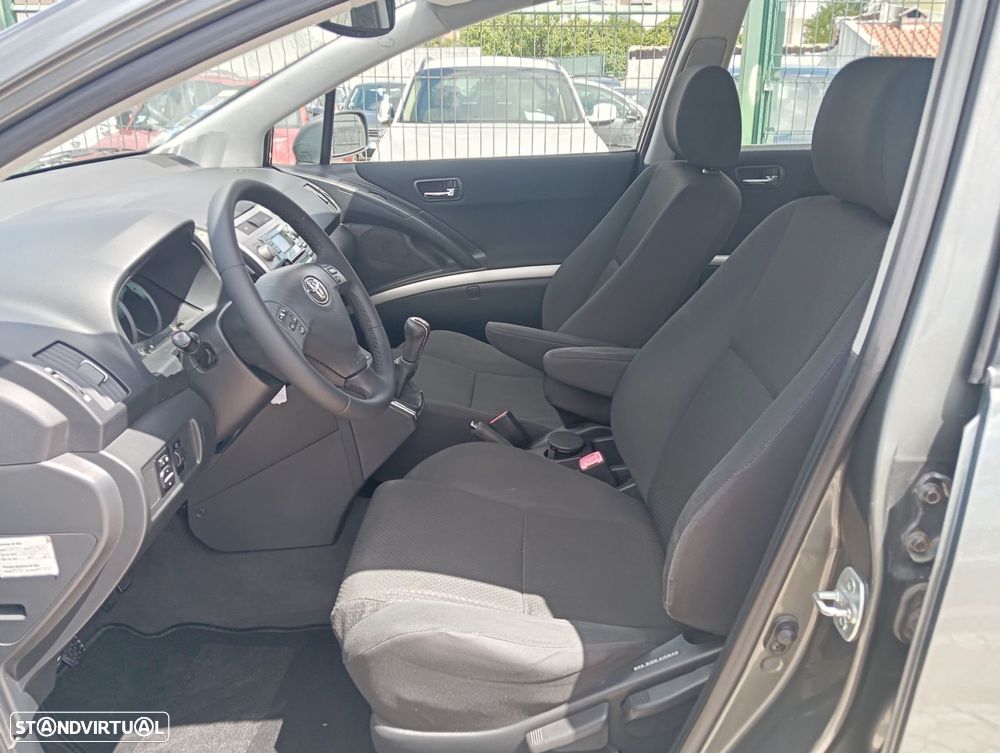 Toyota Corolla Verso 1.6 VVT-i Sol - 7