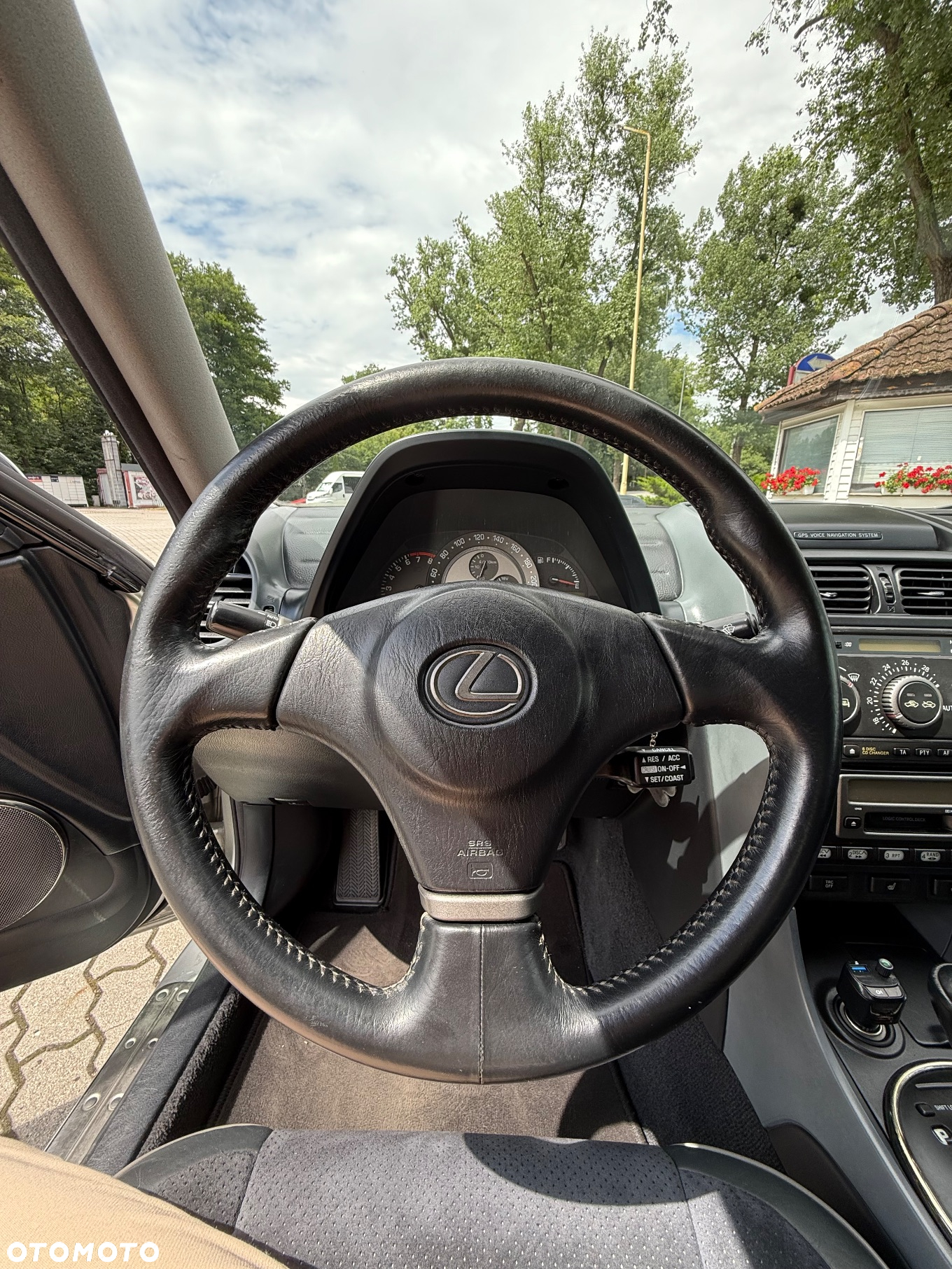 Lexus IS - 12
