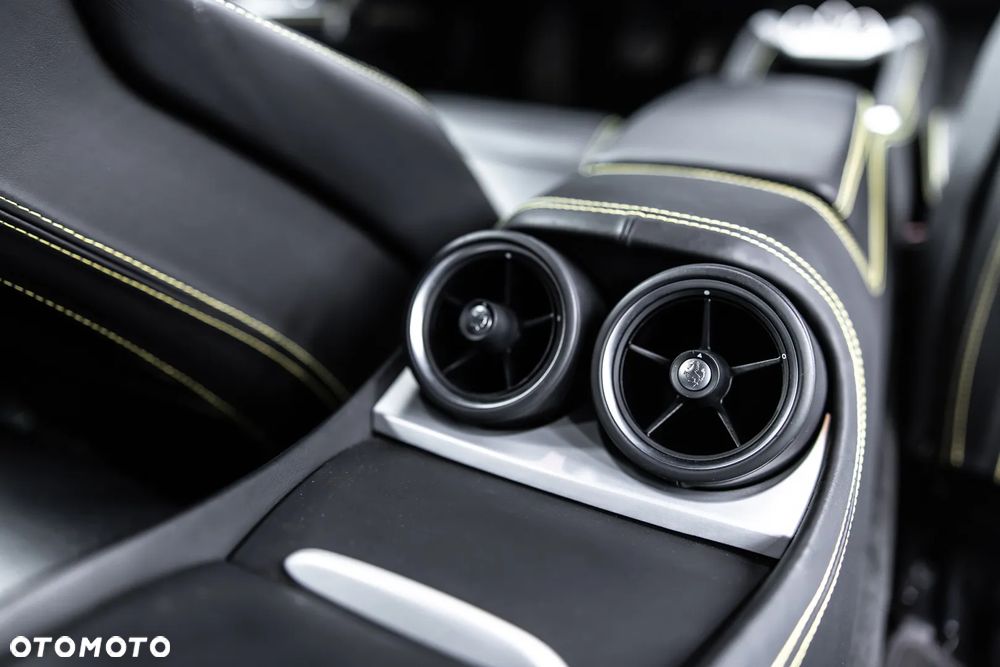Ferrari FF - 12