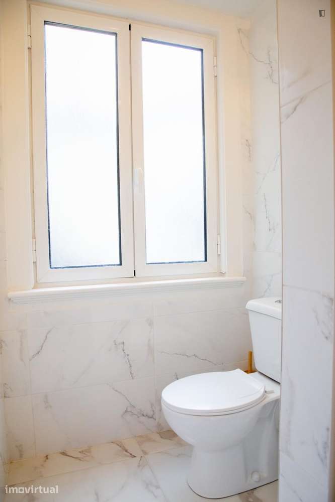 Quarto - localizado em Marquês de Pombal Lisbon - Grande imagem: 4/8