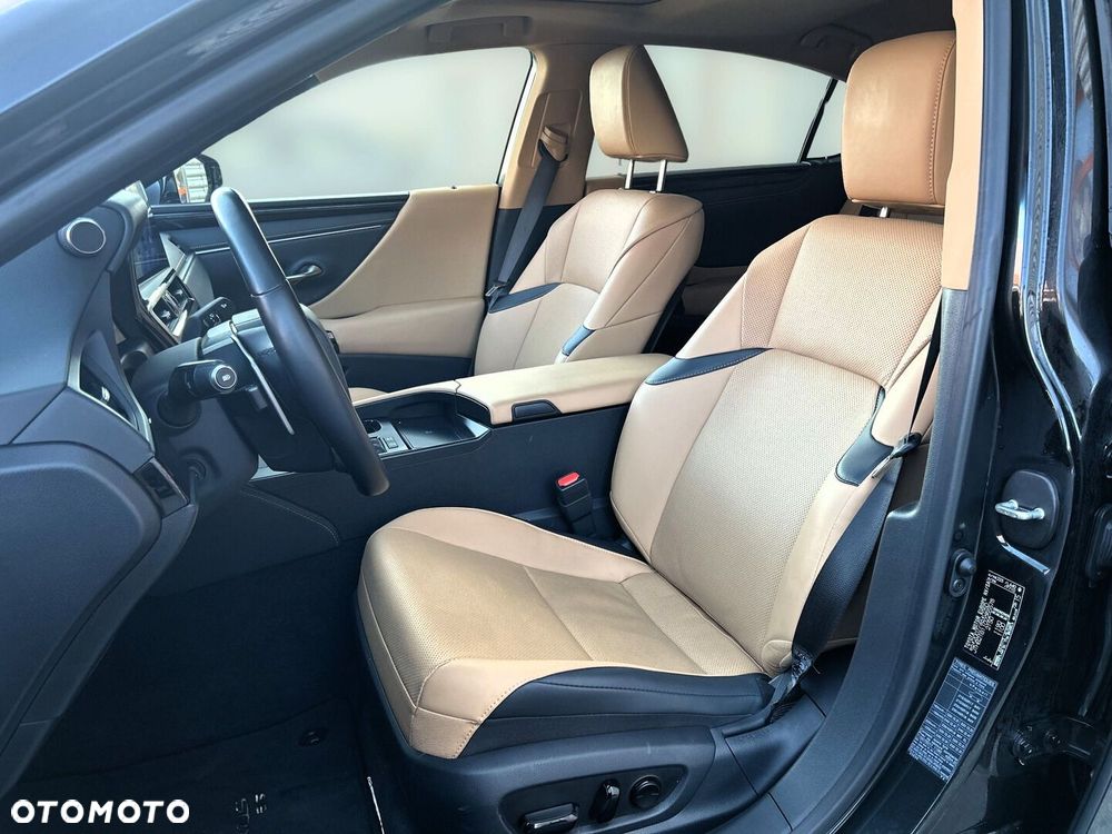 Lexus ES 300h Business Edition - 14