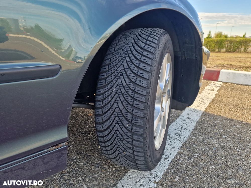BMW Seria 3 318i - 10