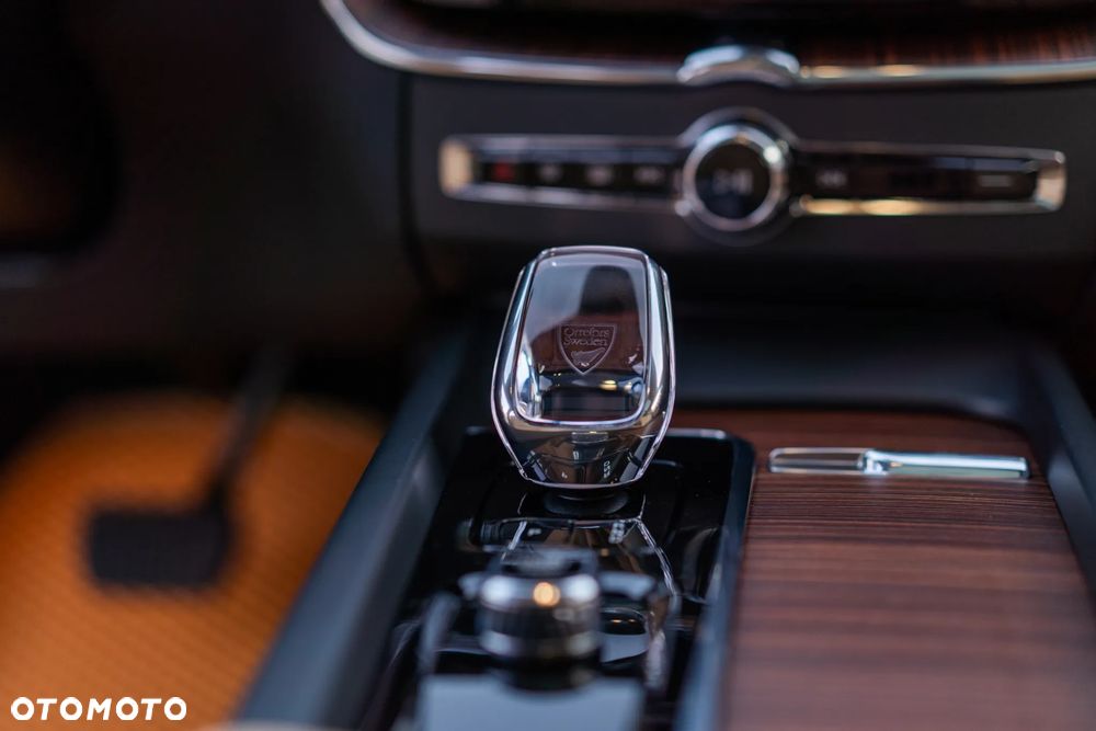 Volvo XC 60 T8 Plug-In Hybrid AWD Ultimate Dark - 30