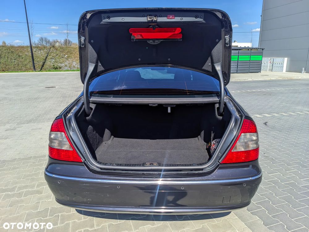 Mercedes-Benz Klasa E 300 BLUETEC Avantgarde - 35