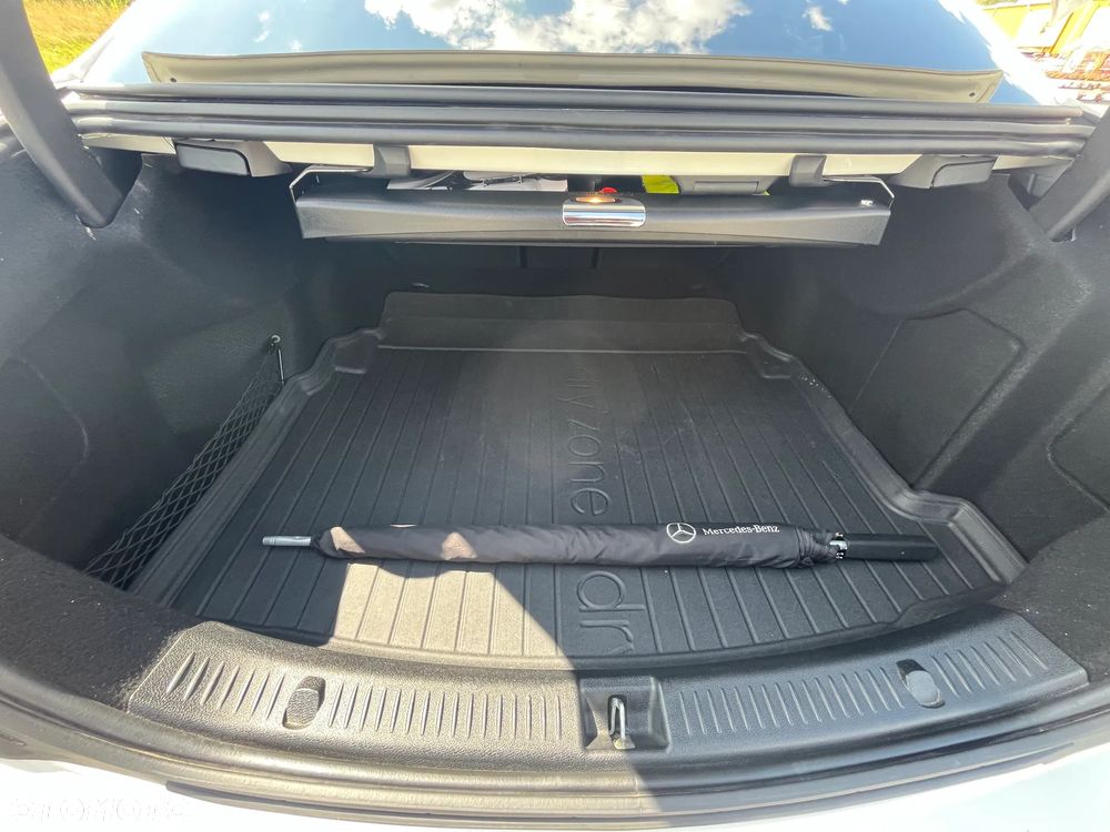 Mercedes-Benz Klasa E AMG 53 4-Matic+ - 12