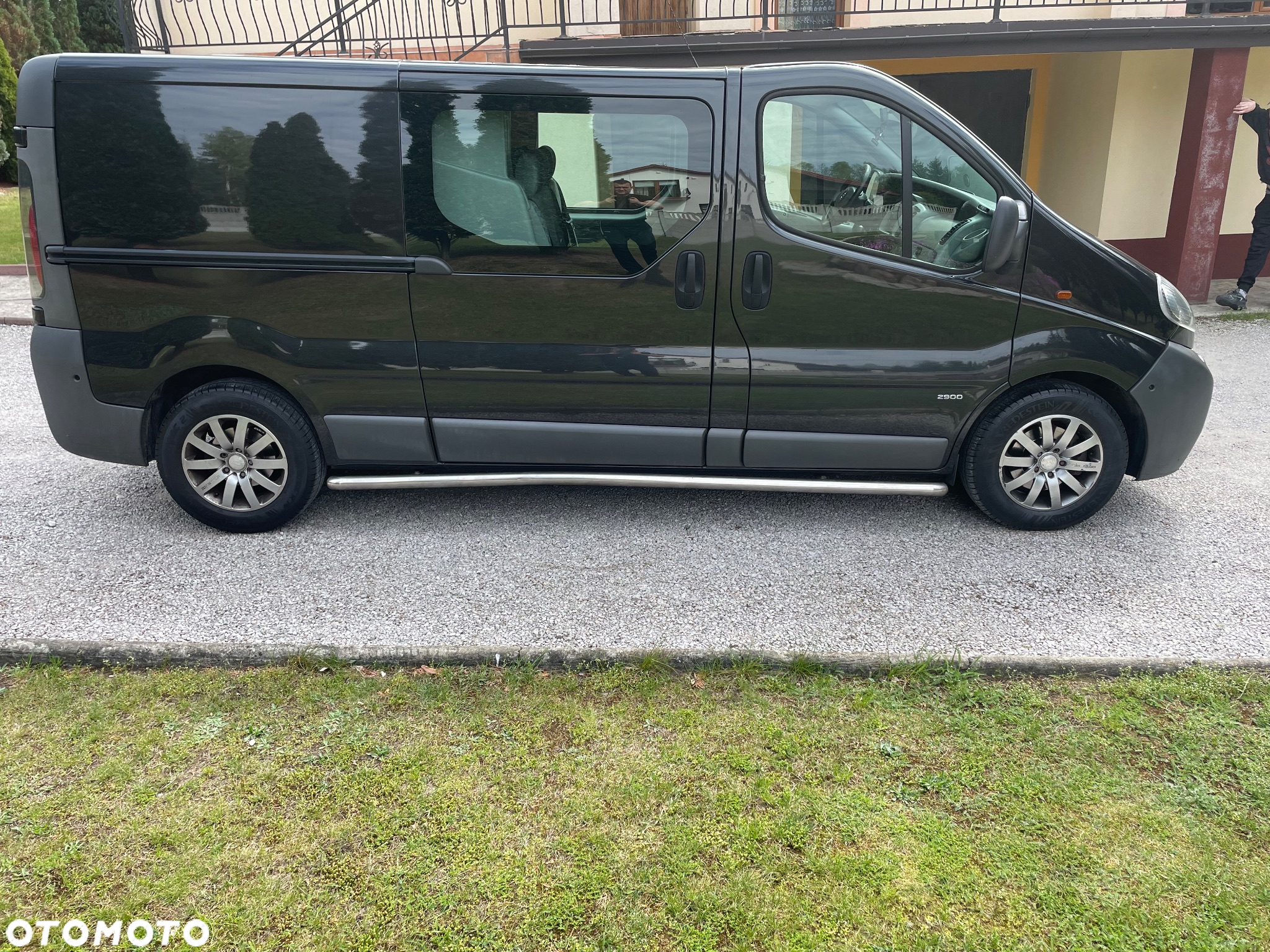 Opel Vivaro 2.5 CDTI L2H1 - 4
