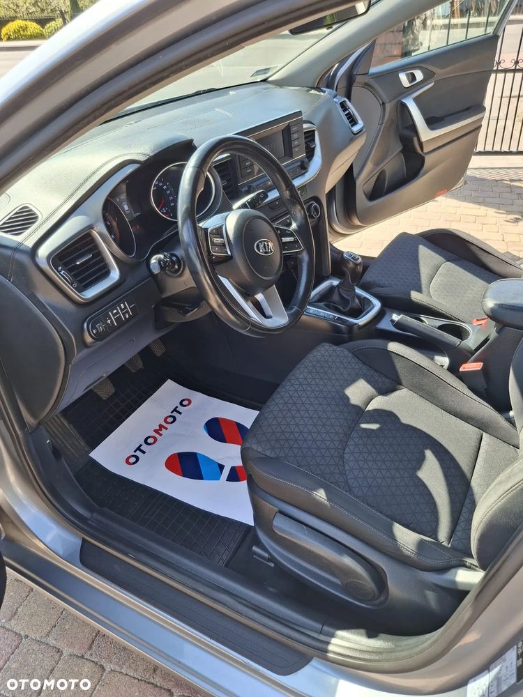 Kia Ceed 1.6 CRDi mHEV M - 10