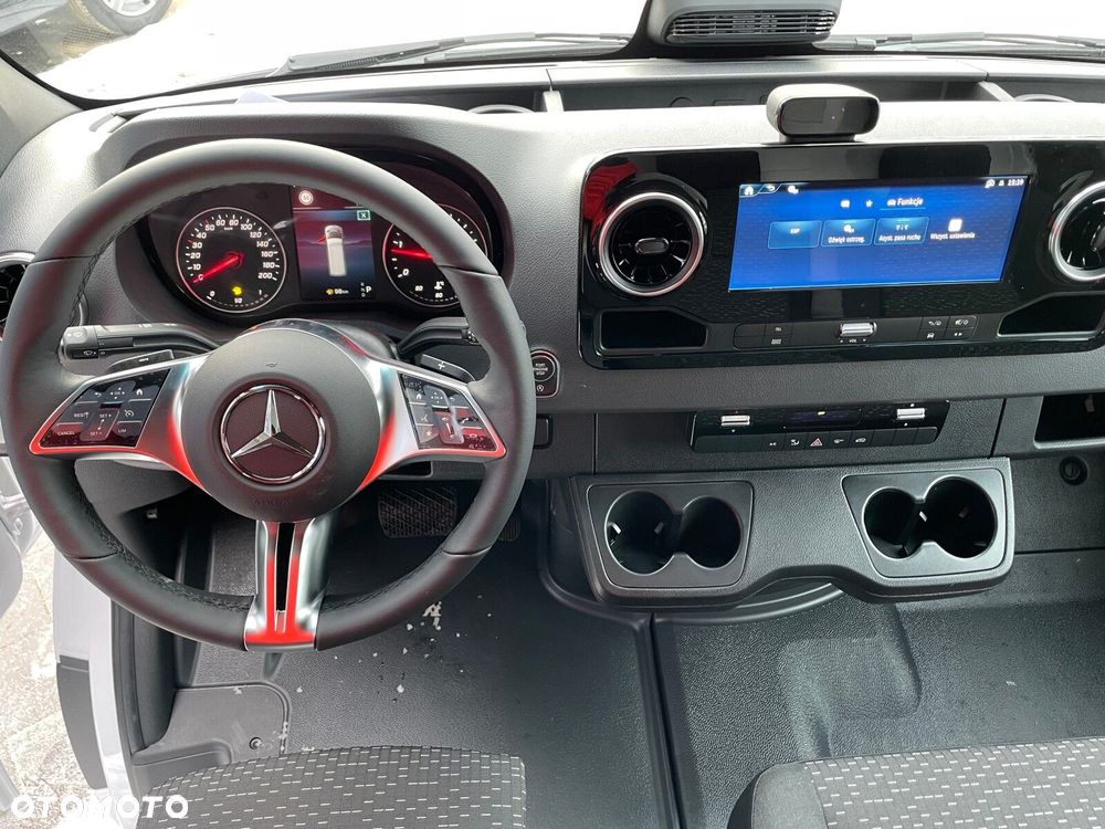 Mercedes-Benz Sprinter 317 CDI PRO Automat Reflektory LED Resorowany fotel - 10
