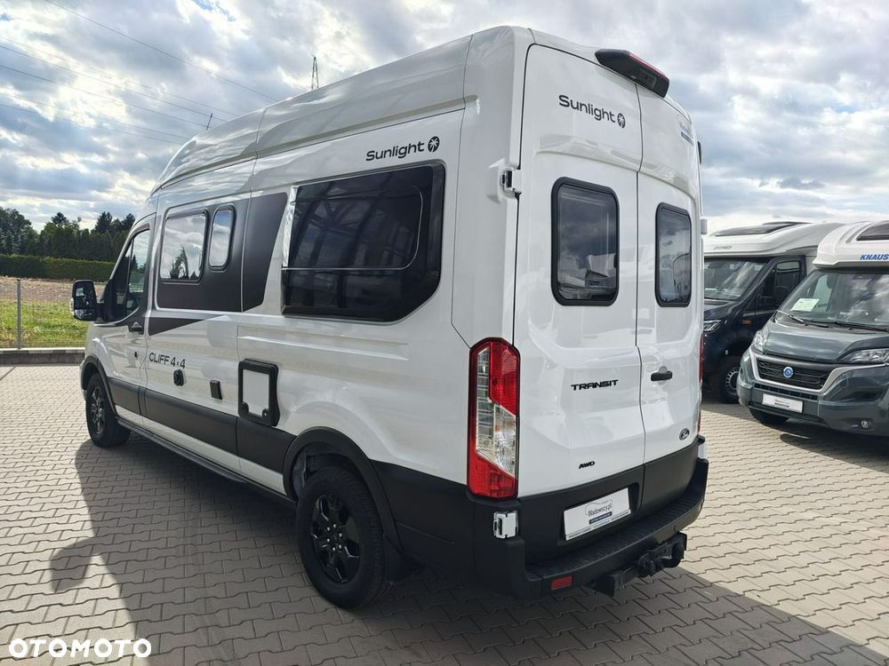 Sunlight Cliff 4x4 590 Ford z Napędem AWD 4x4 - 5