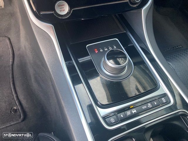 Jaguar XF Sportbrake 20d Aut. Prestige - 29