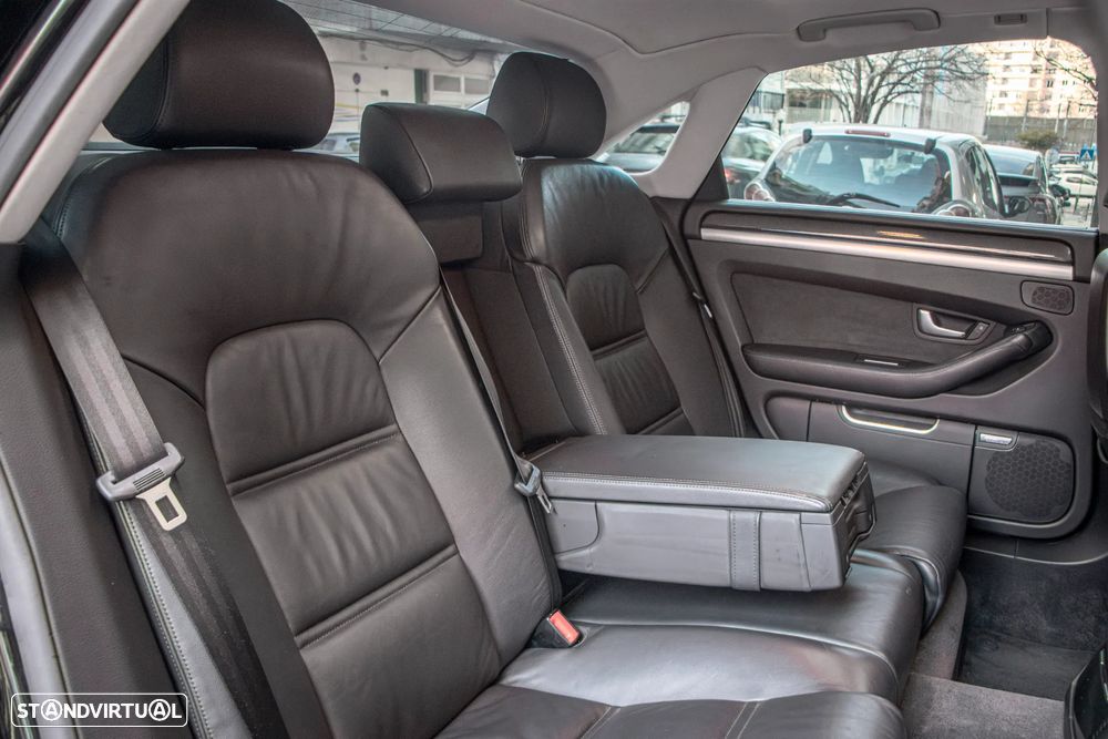 Audi S8 5.2 FSi V10 quattro - 28