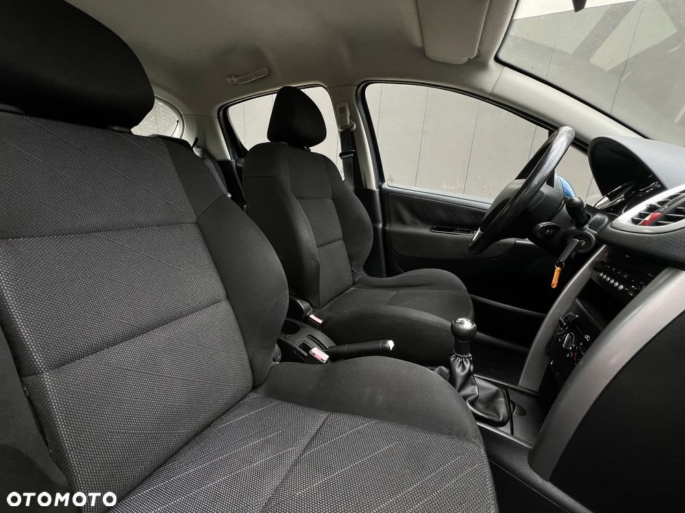 Peugeot 207 - 12
