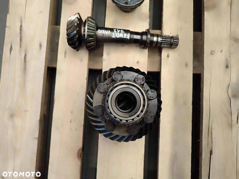 Dyferencjał ZF F712301020010 F514300020440 Fendt 712 Vario - 10