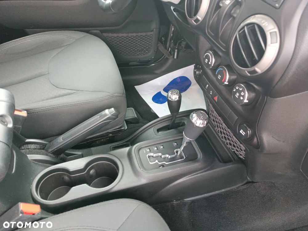 Jeep Wrangler - 22