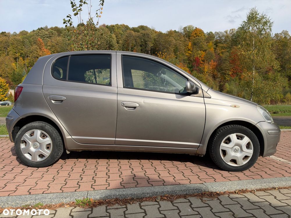 Toyota Yaris 2003 photo 2