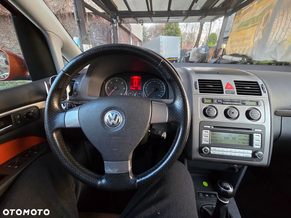 Volkswagen Touran 2.0 TDI DPF Cross - 11