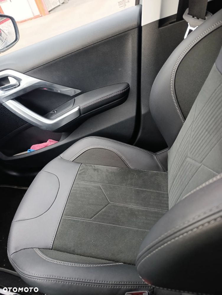 Peugeot 2008 PureTech 110 Stop&Start EAT6 GT-Line Edition - 20