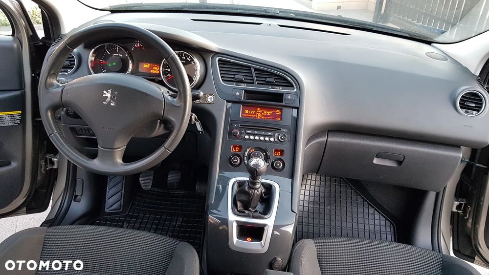 Peugeot 5008 HDI 115 Allure - 22