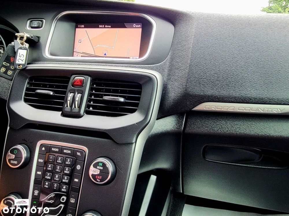 Volvo V40 Cross Country - 11