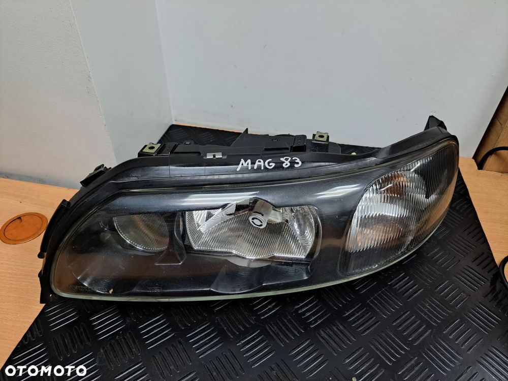 Volvo S60 V70 XC70 LAMPA PRZEDNIA XENON EUROPA LEWA PRZEDLIFT 8693656 - 2