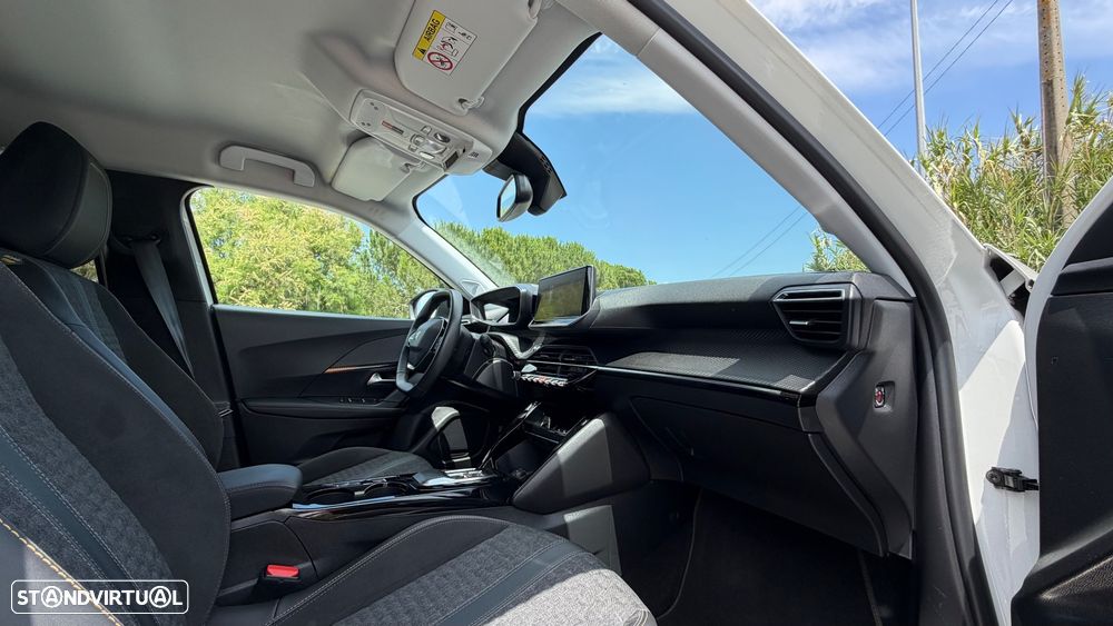 Peugeot e-2008 - 32