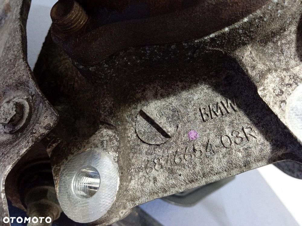 BMW X7 G07 G05 ZWROTNICA TYŁ PRAWA TYLNA PIASTA WAHACZE 6876654 - 6