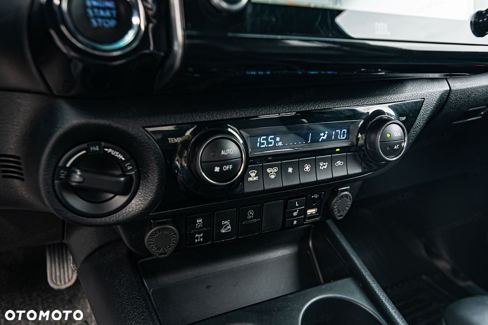 Toyota Hilux 2.8 D-4D Double Cab Invincible 4x4 - 25