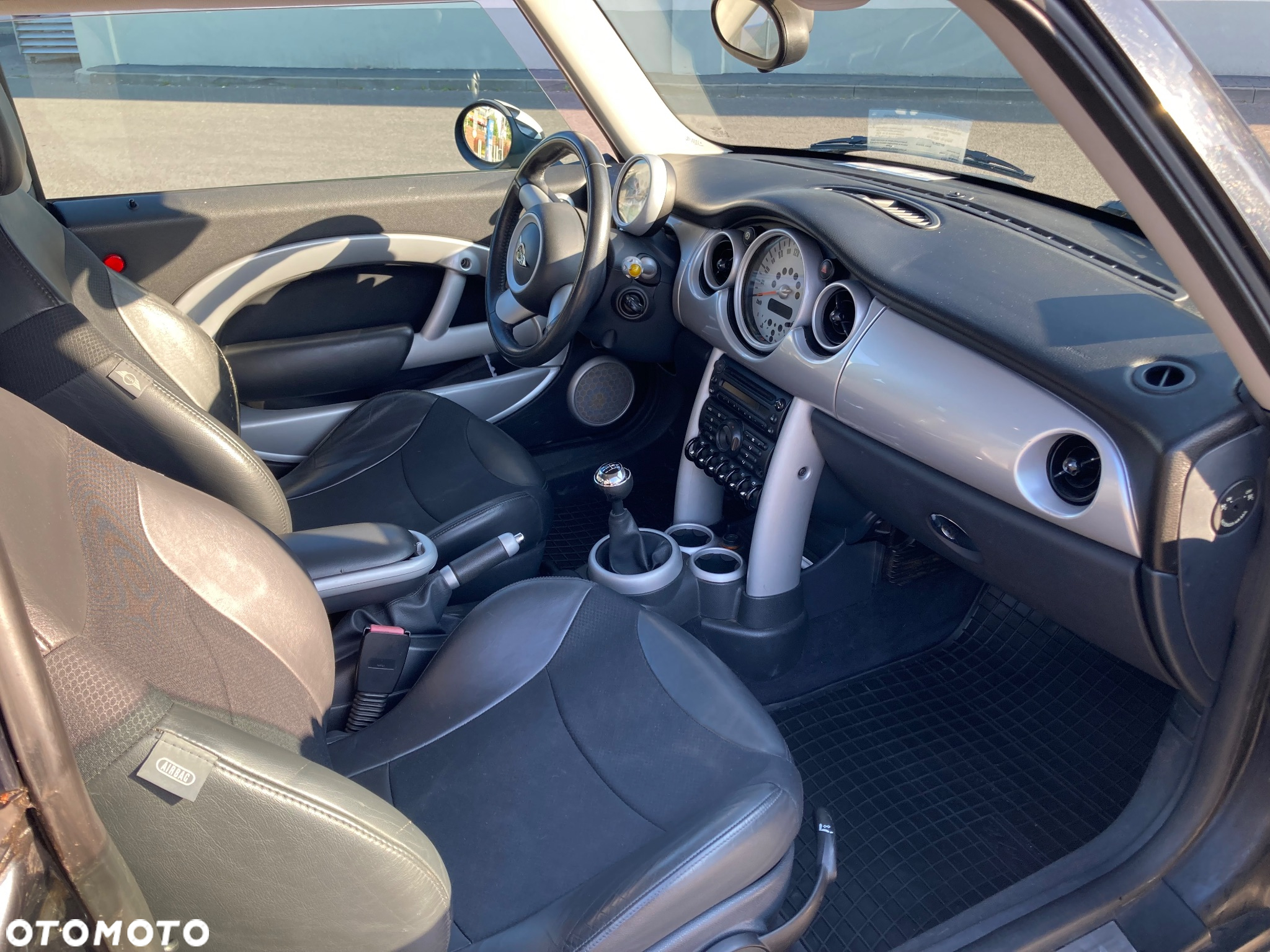 MINI Cooper Standard - 3