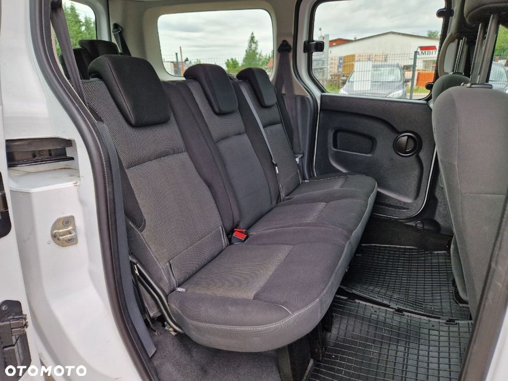 Renault Kangoo dCi 90 FAP Grand - 17