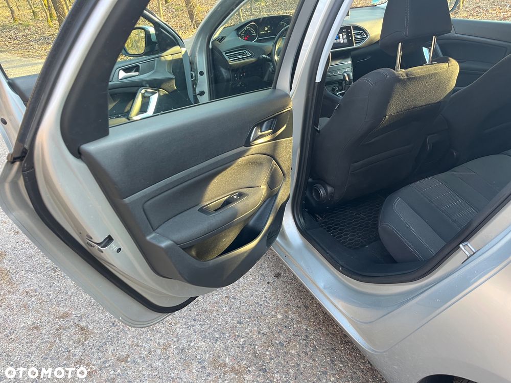 Peugeot 308 BlueHDi FAP 120 EAT6 Stop & Start Active - 24