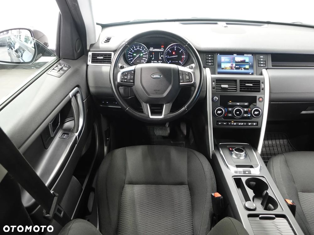 Land Rover Discovery Sport - 26